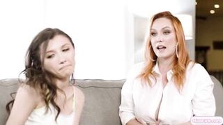 Lesbian teen stepdaughter squirting then facesitting stepmom - 4 image