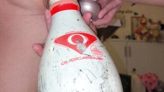 Bowling pin fucked for squirting - 2 image
