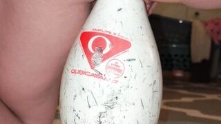 Bowling pin fucked for squirting - 4 image