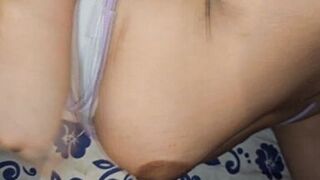 Mature lets me masturbate with her and I end up on her tits - 5 image