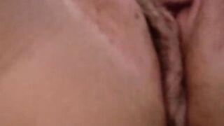 Phat pussy squirting... - 2 image