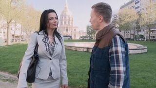 Cougar Shalina casting anal pour la prof - 2 image