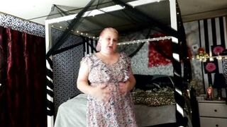 THICK MILF Pissing Outside Dancing Teasing - 4 image