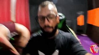 Tommy A Canaglia la scopa a pecora mentre la vacca mangia l'uva (Sborrata in Bocca finale)