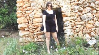 MILF public outdoor piss and squirt - 7 image