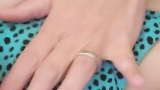 Milf Masterbates Until She Cums...Up close