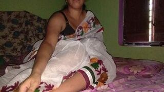 Mami Ko Chod-Chod Kar Moot NIkal Diya - Fucking My Aunt - 1 image