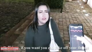 Er kontrolliert meinen Vibrator in der Offentlichkeit