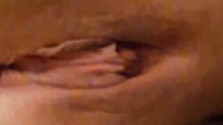 SteamyFountainSlut tries out her new fuckingmachine.