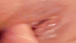 SteamyFountainSlut tries out her new fuckingmachine.