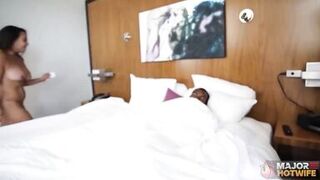 Watch Rome Major pound Carmela Clutch's big tits & curvy body while she squirts in ecstasy - 1 image