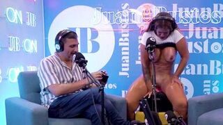 Watch Kata Sanchez squirt uncontrollably while getting pounded by a vibrating machine - Juan Bustos' solo show