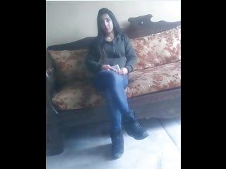 Una ragazza siriana manda foto spogliate al suo ragazzo